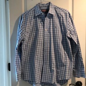 Vineyard Vines men’s button down shirt